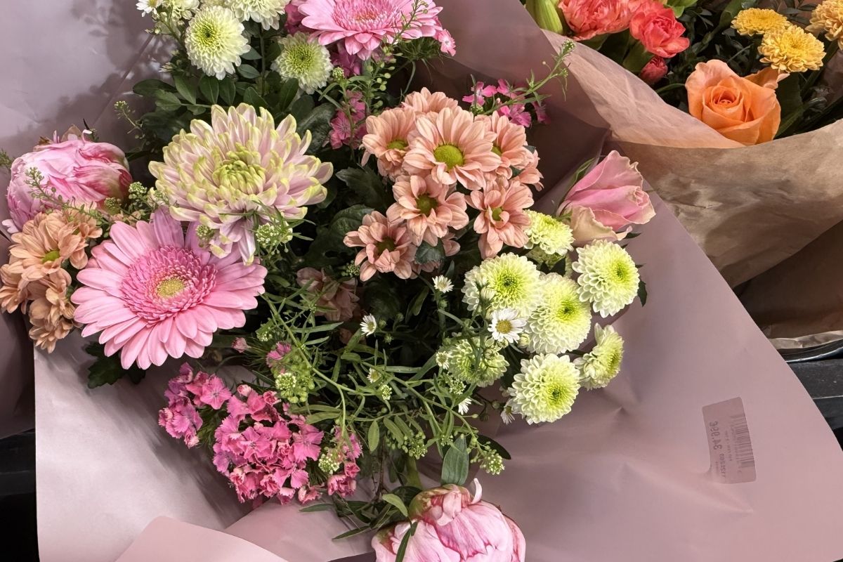 Fiori freschi e varietà stagionali